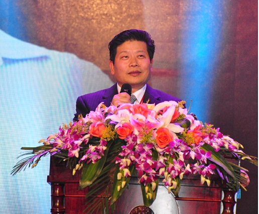 双胞胎集团董事长鲍洪星获选2014中国畜牧饲料行业年度经济人物